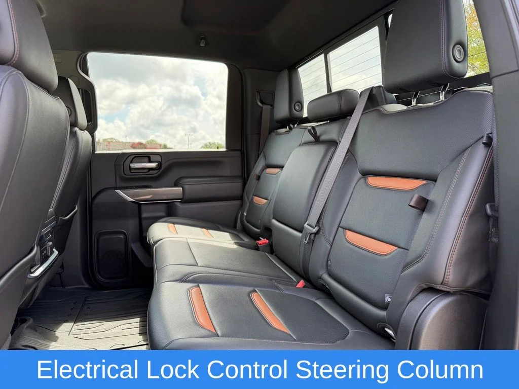 Used 2020 White GMC AT4 image 31