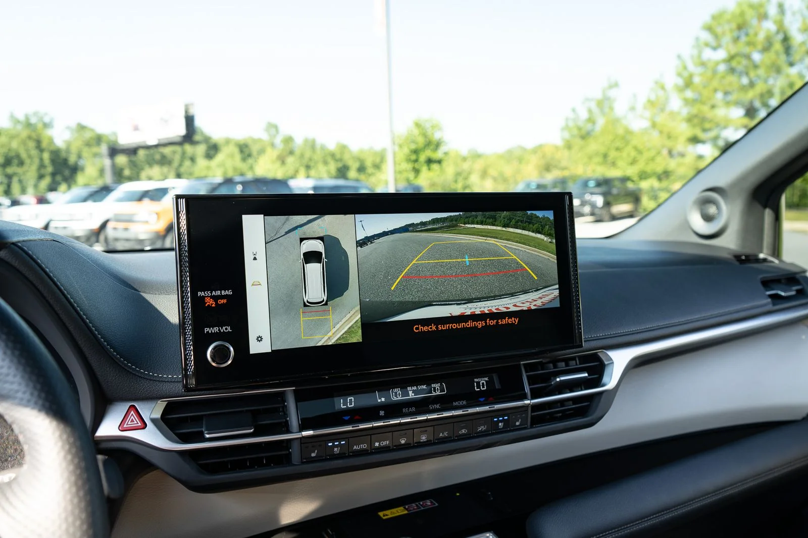 Used 2025  Toyota Platinum image 25