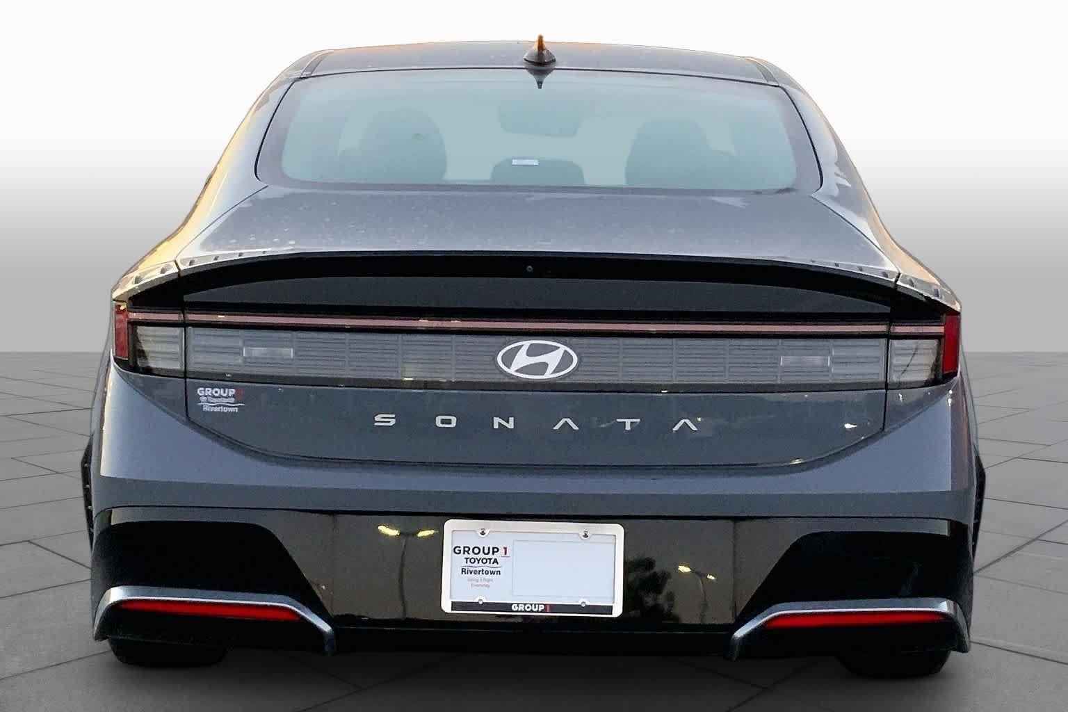 Used 2024 Transmission Blue Hyundai SEL image 5