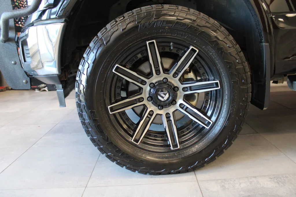 Used 2018 Shadow Black Ford Lariat image 10