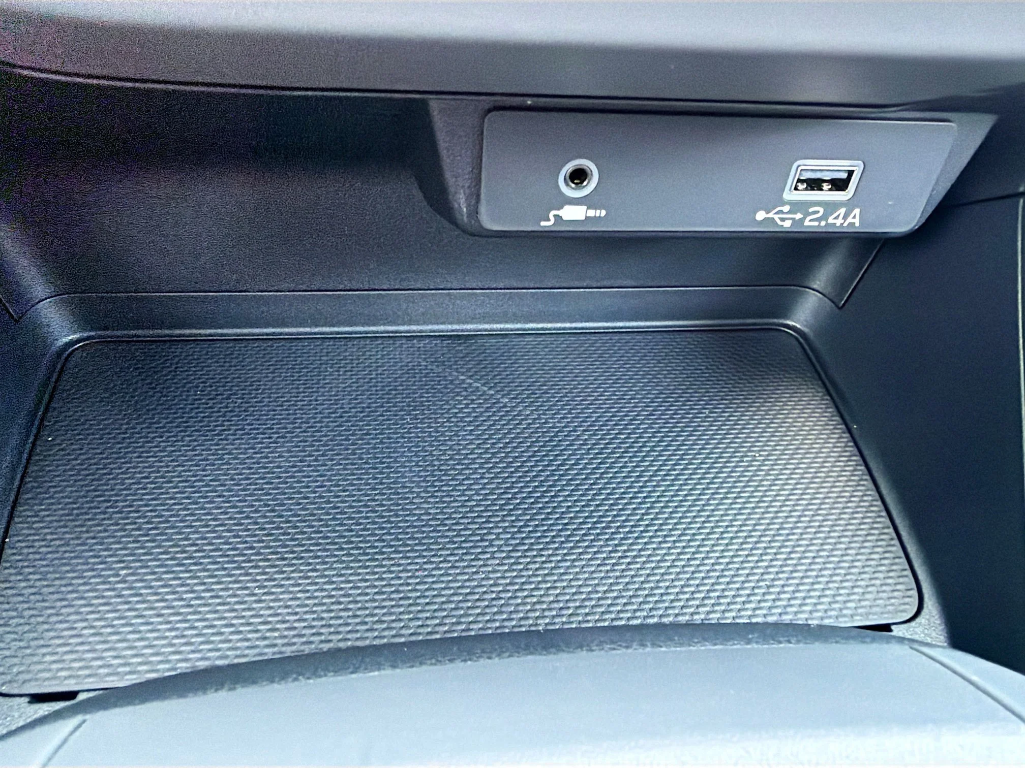 New 2026 White Pearl Subaru Base image 27