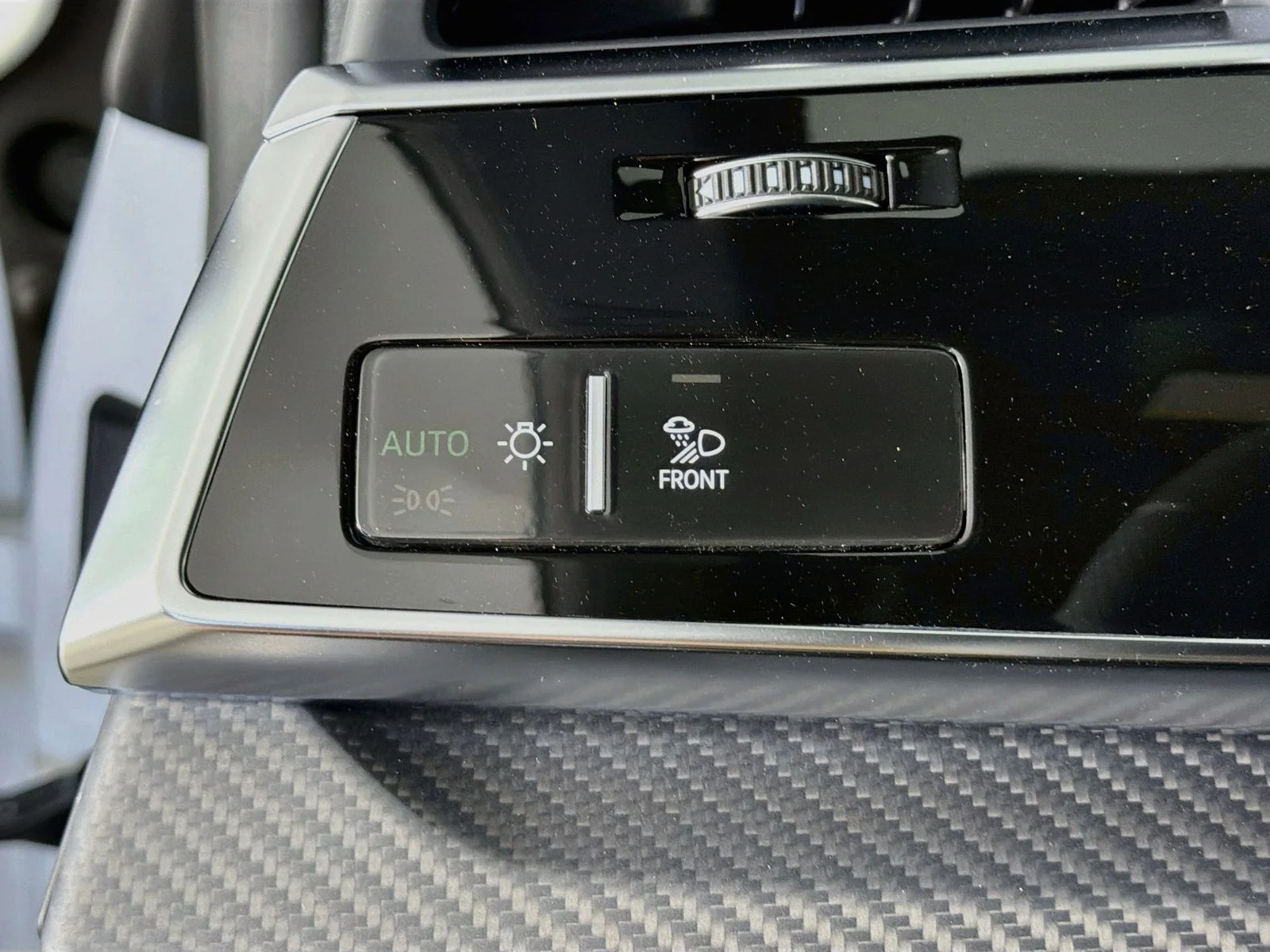 New 2026 White Audi 4.0T Premium Plus image 10