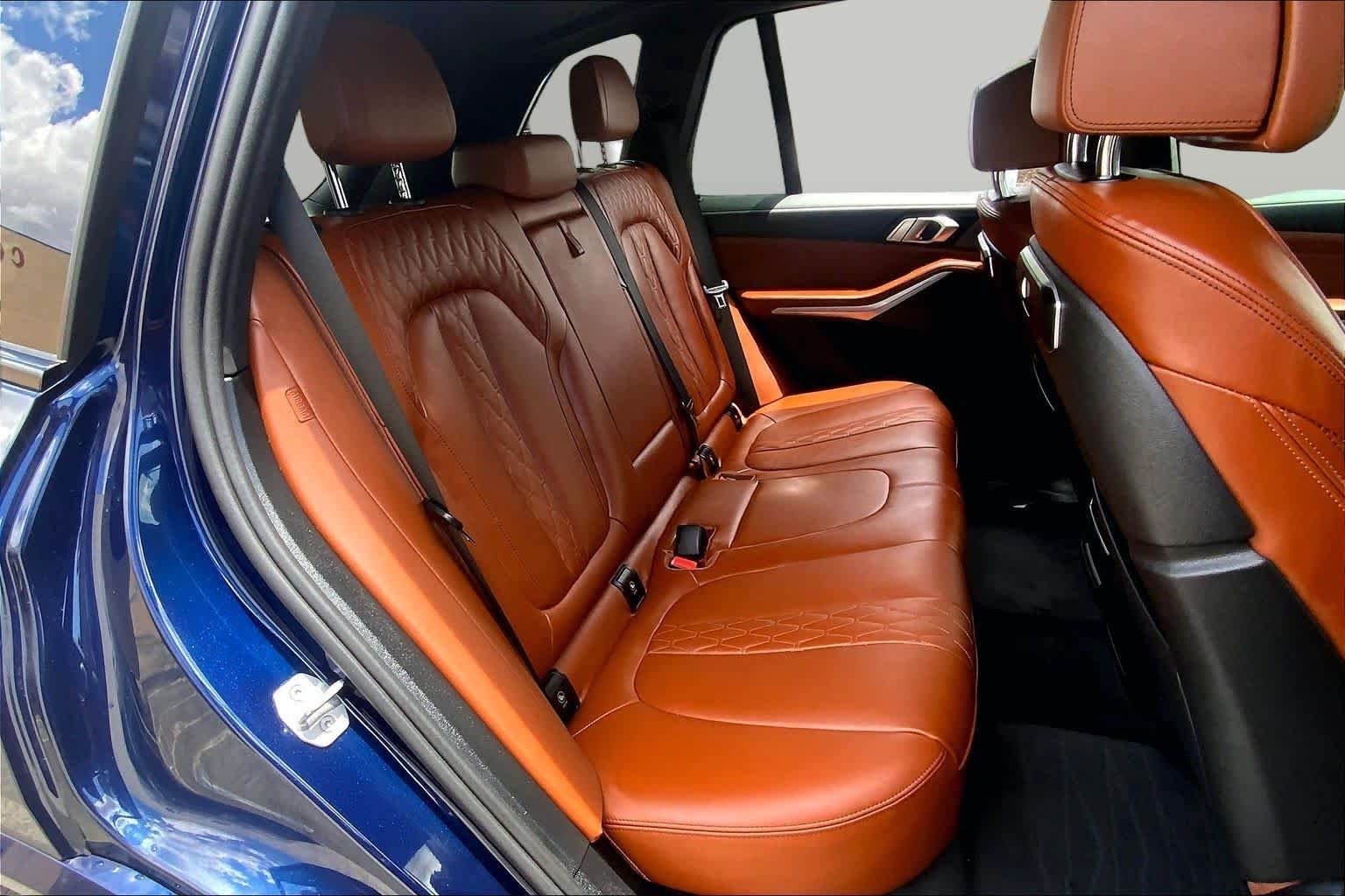 Used 2024 Tanzanite Blue II Metallic BMW xDrive40i image 19