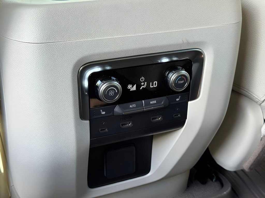 2026 GMC Yukon Denali - Photo 18