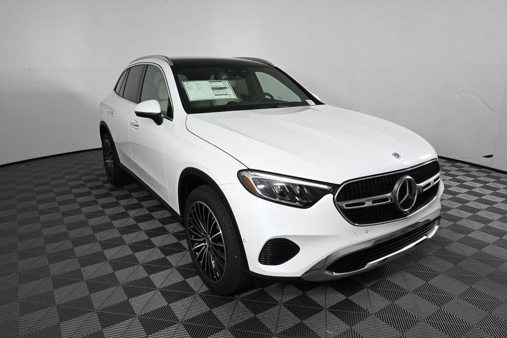 New 2027 MANUFAKTUR Moonlight White Metallic Mercedes-Benz GLC 300 image 61