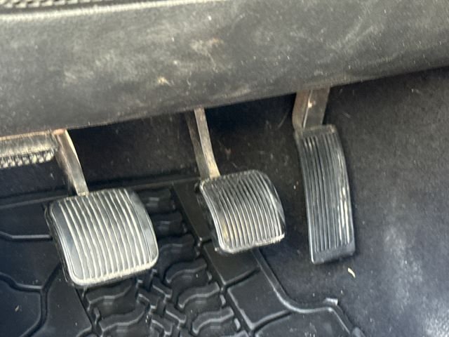 Used 2012 White Jeep Unlimited Rubicon image 21