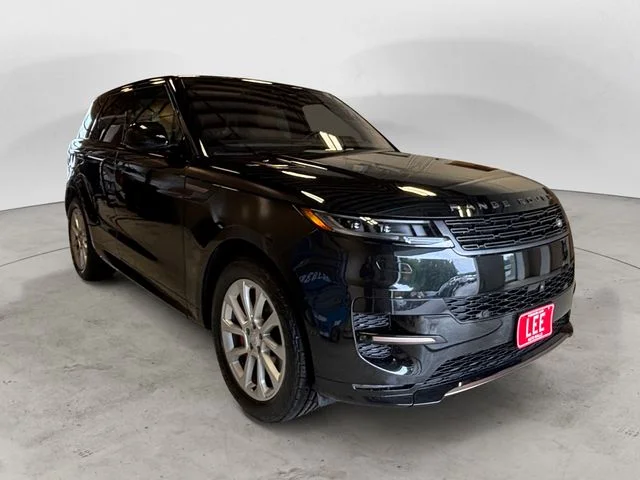 Used 2023 Black Land Rover SE Dynamic image 8