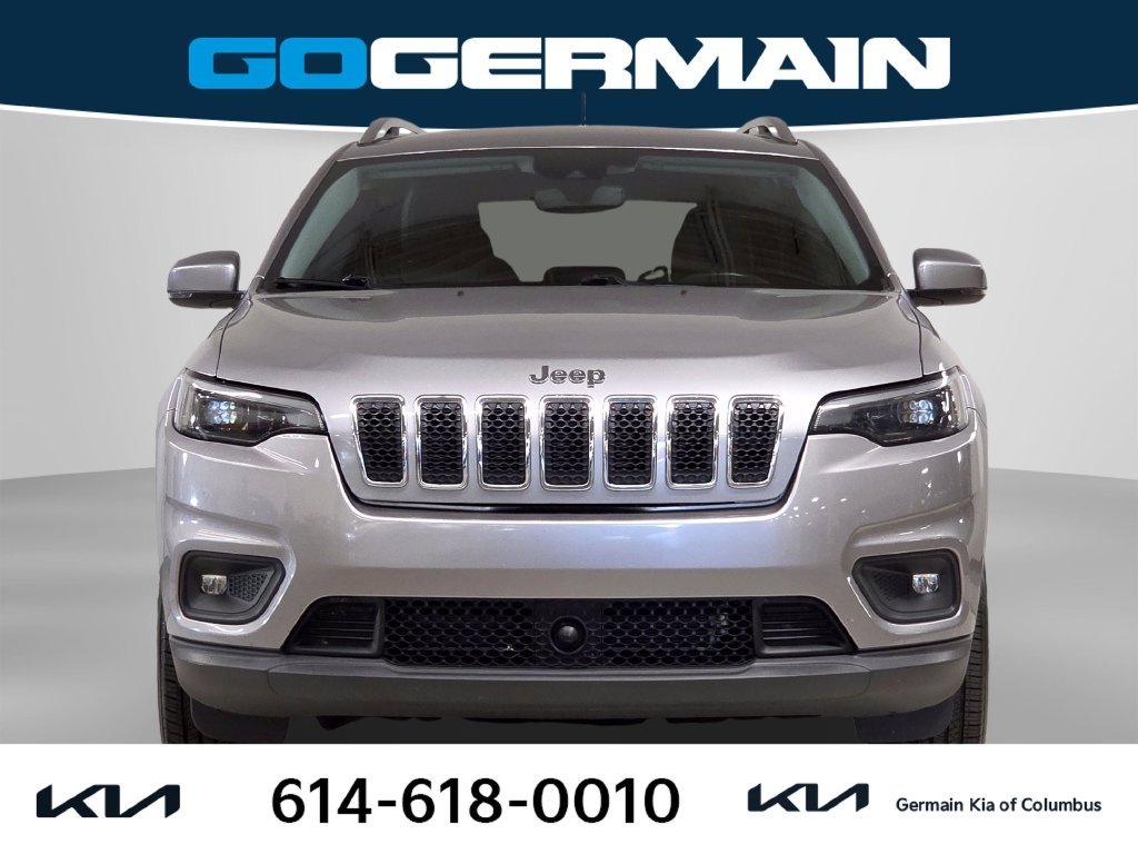 Used 2021 Silver Jeep Latitude Lux image 4