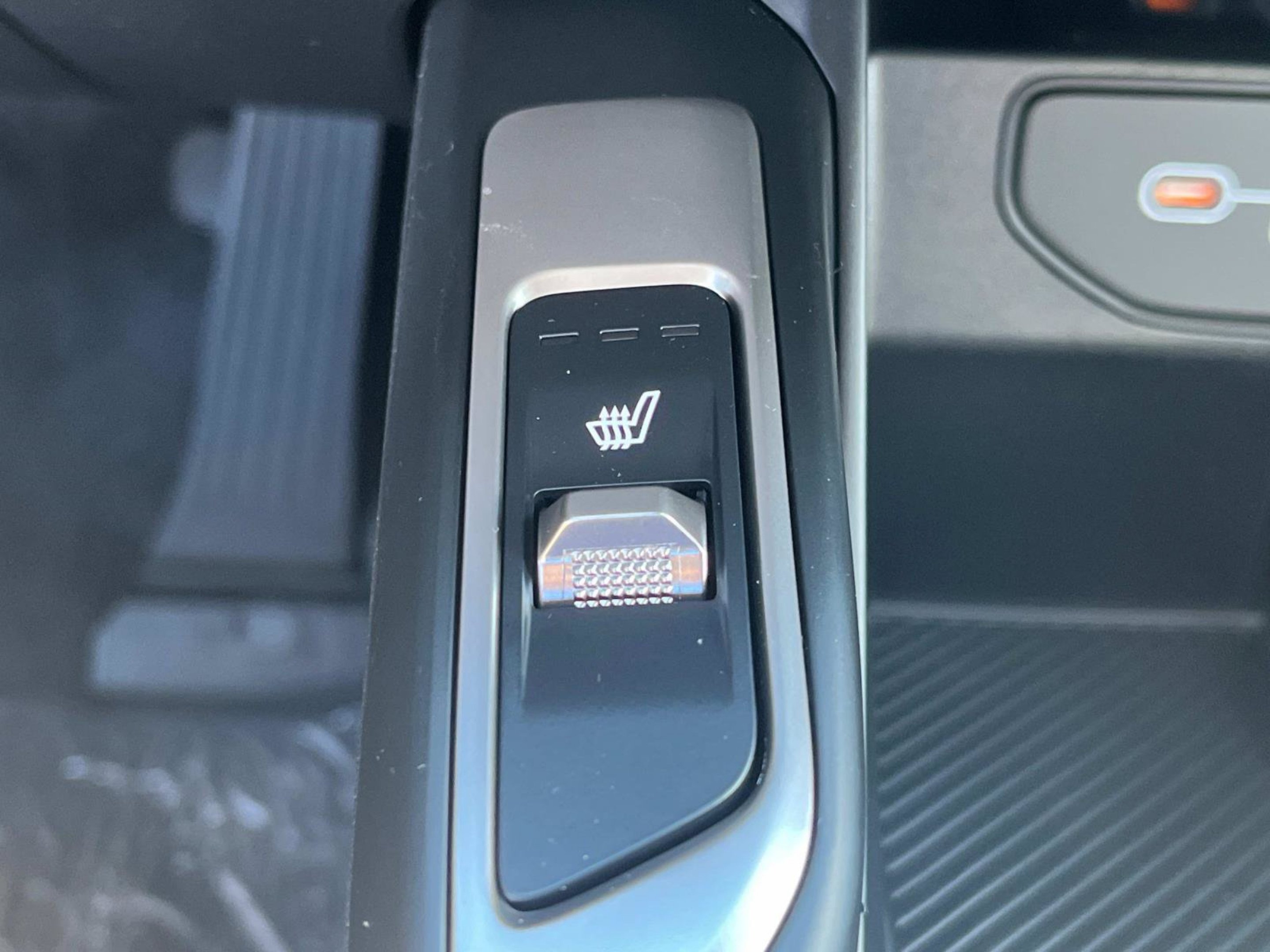 2025 Kia Sorento S - Photo 25