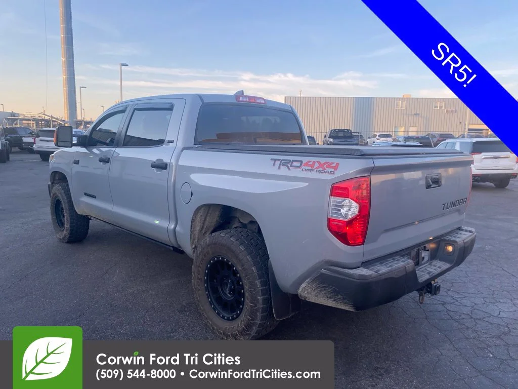 Used 2020 Cement Toyota SR5 image 8
