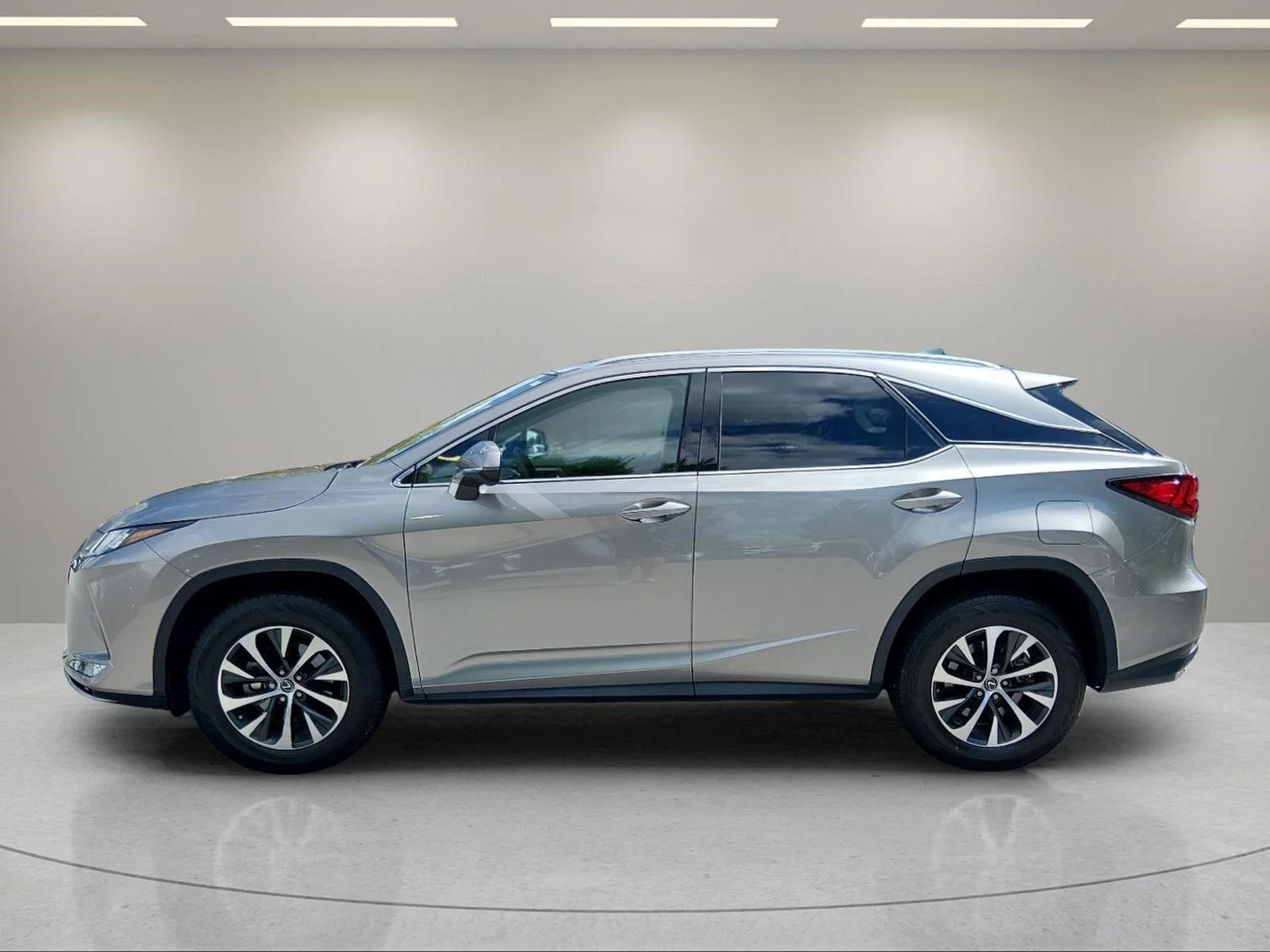 Used 2022 Atomic Silver Lexus RX 350 image 2