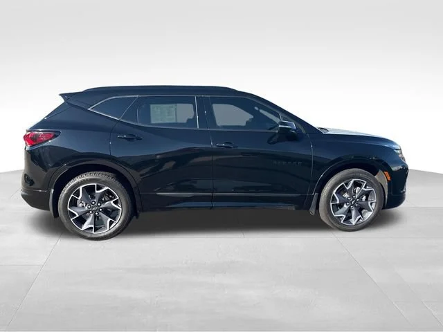 Used 2021 BLACK Chevrolet RS image 7