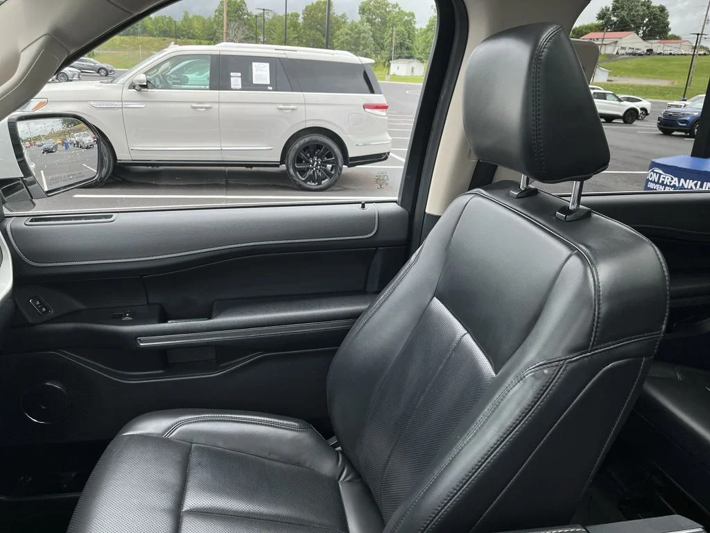Used 2022 White Ford XLT image 25