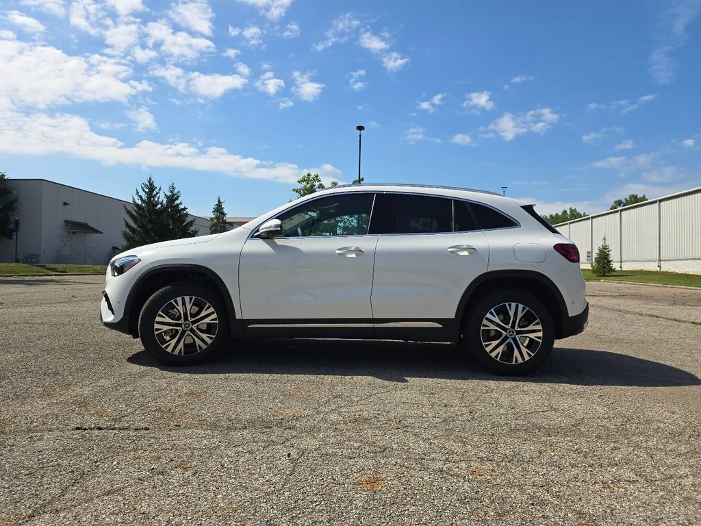 New 2026 Polar White Mercedes-Benz GLA 250 image 47