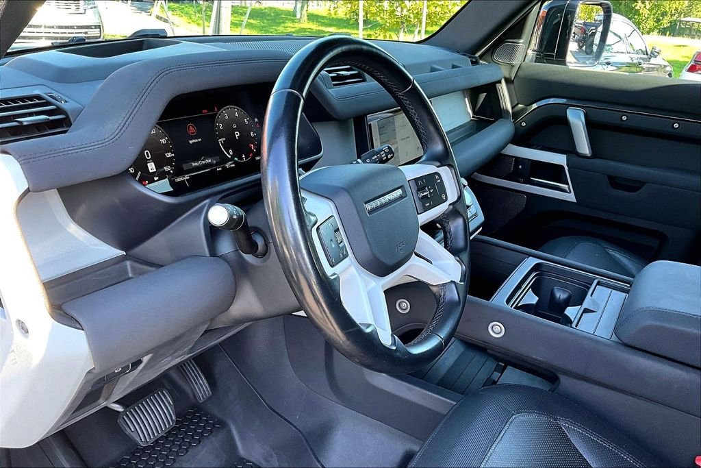Used 2023 Gray Land Rover X-Dynamic SE image 13