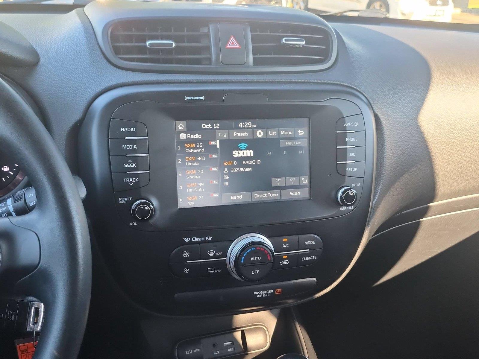Used 2018 Titanium Gray Kia Base image 23