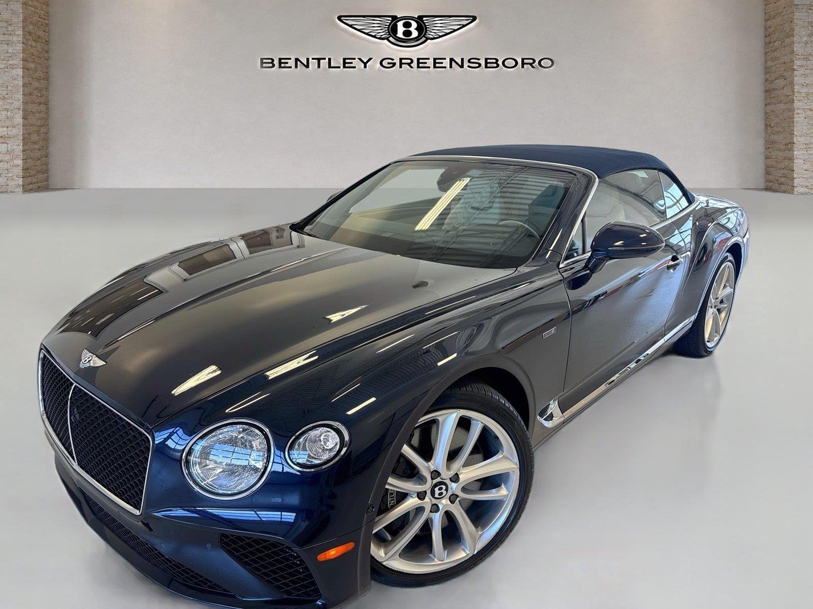 Used 2024 Dark Sapphire Metallic Bentley GT V8 image 32