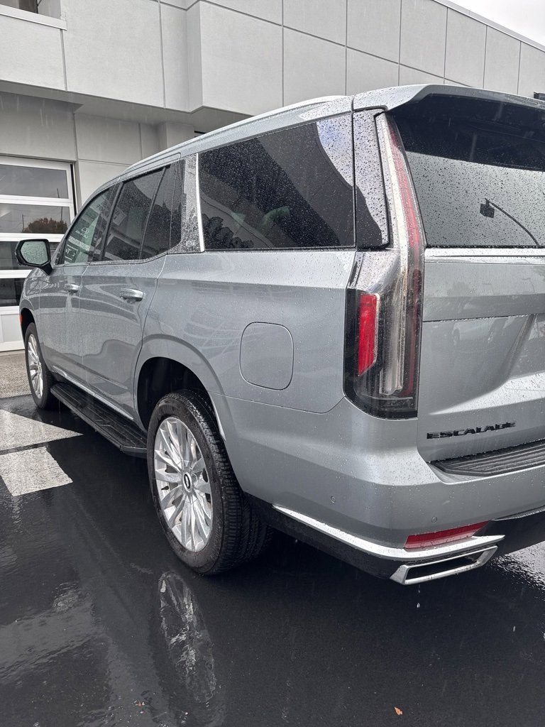 2024 Cadillac Escalade Premium Luxury photo 4