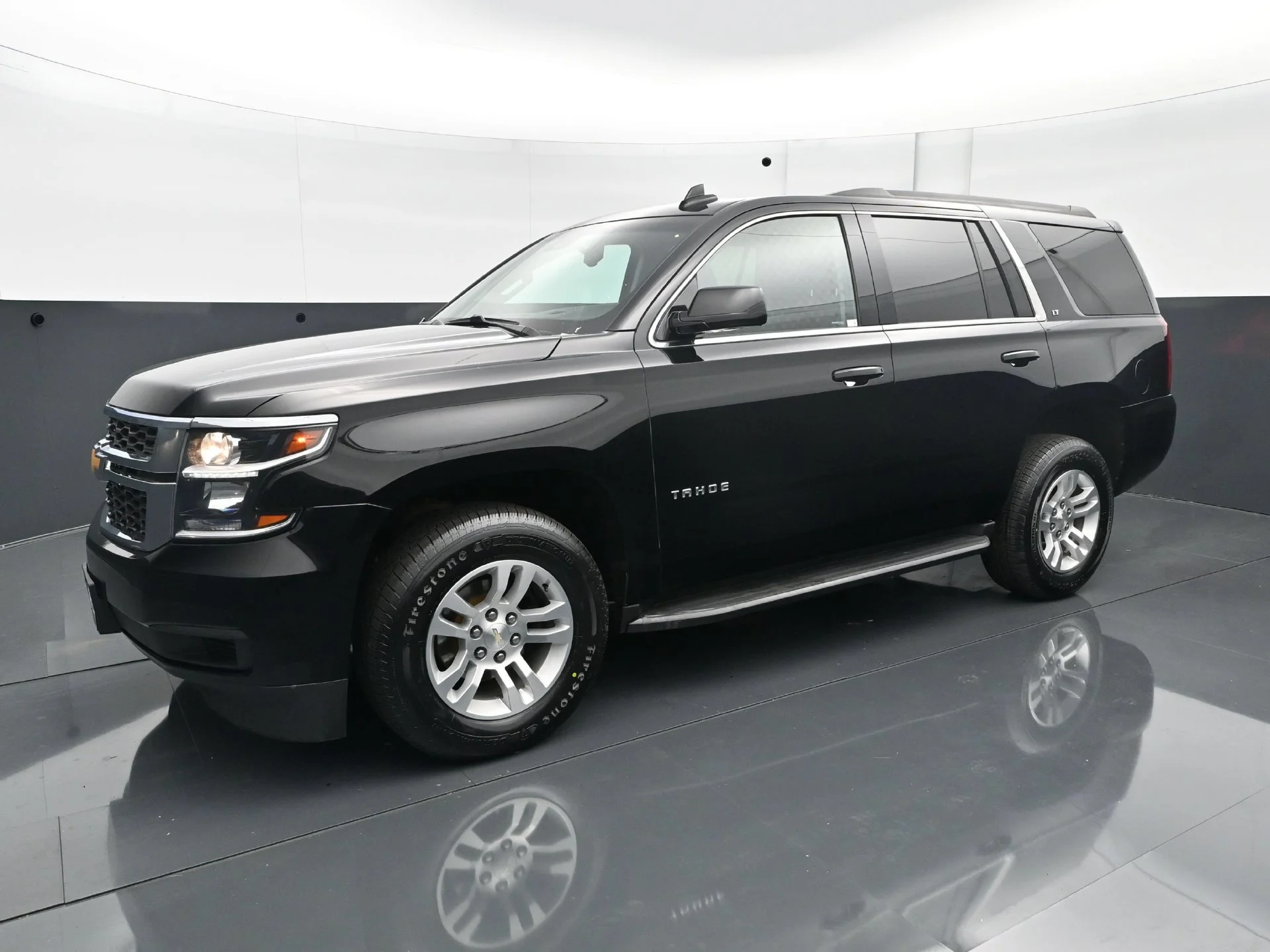 Used 2019 Chevrolet Tahoe LT with VIN 1GNSKBKC7KR330441 for sale in Roseville, Minnesota