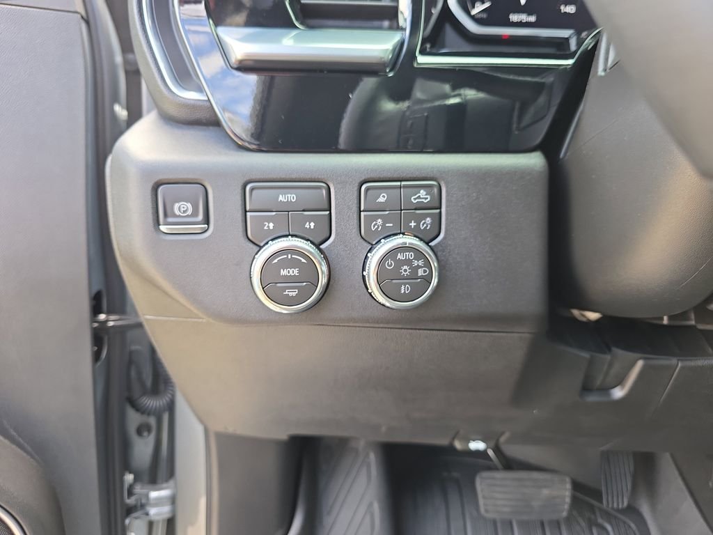 Used 2026 Silver GMC Elevation image 21