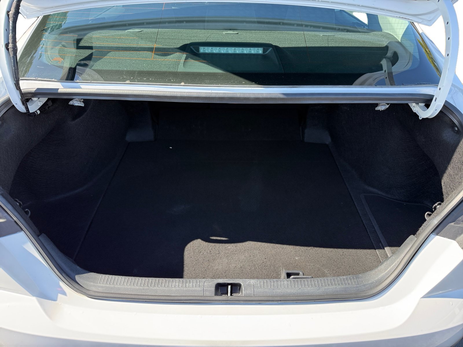 Used 2025 Ice Toyota LE image 17