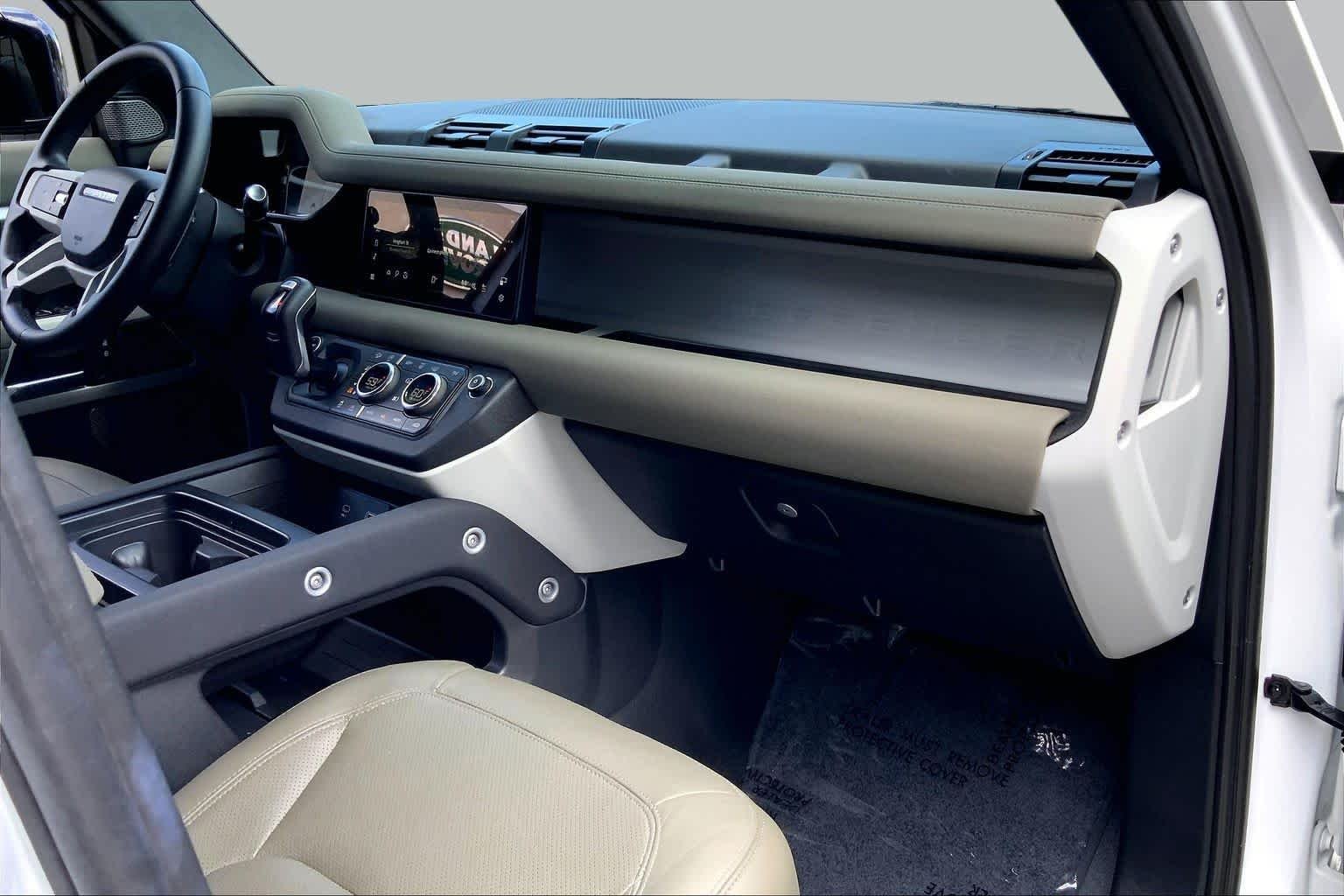 Used 2023 Fuji White Land Rover S image 17