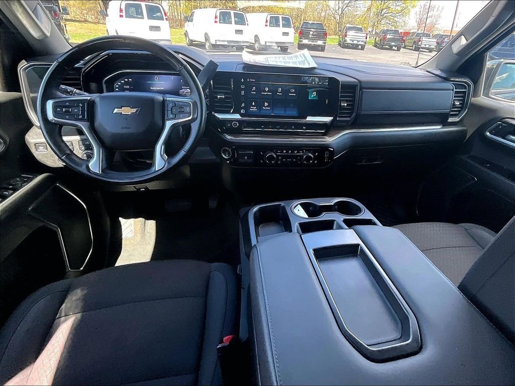 Used 2025 Black Chevrolet LT image 19