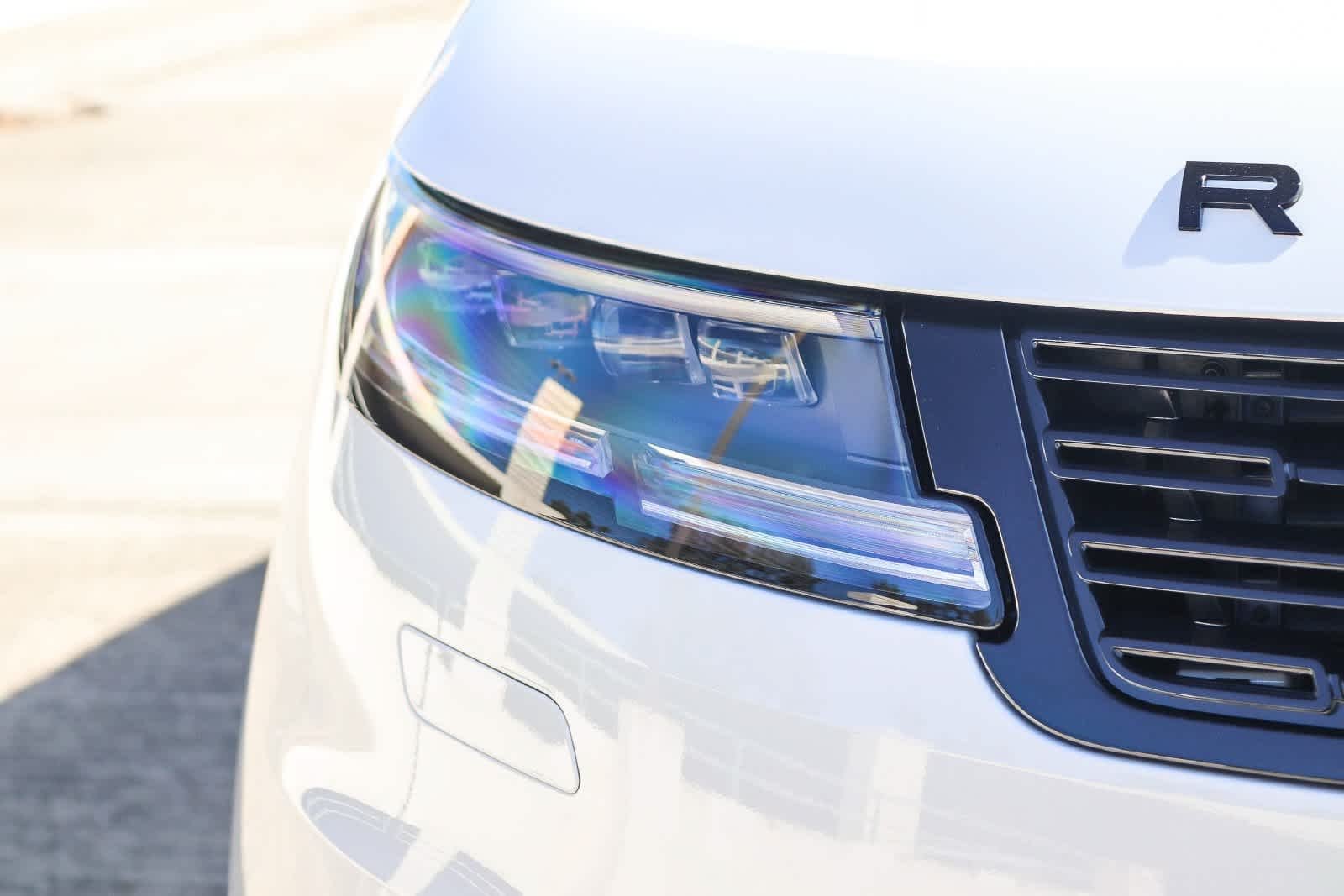 New 2027 Fuji White Land Rover Battersea Edition image 10
