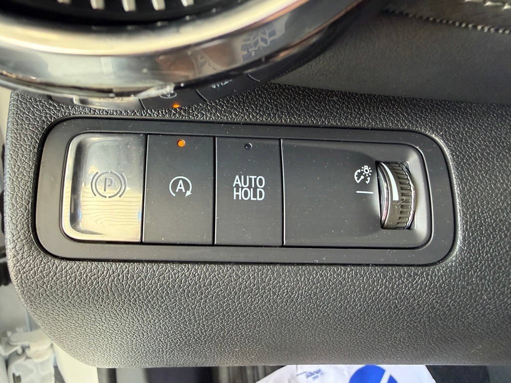 Used 2025 Summit White Chevrolet LT image 14