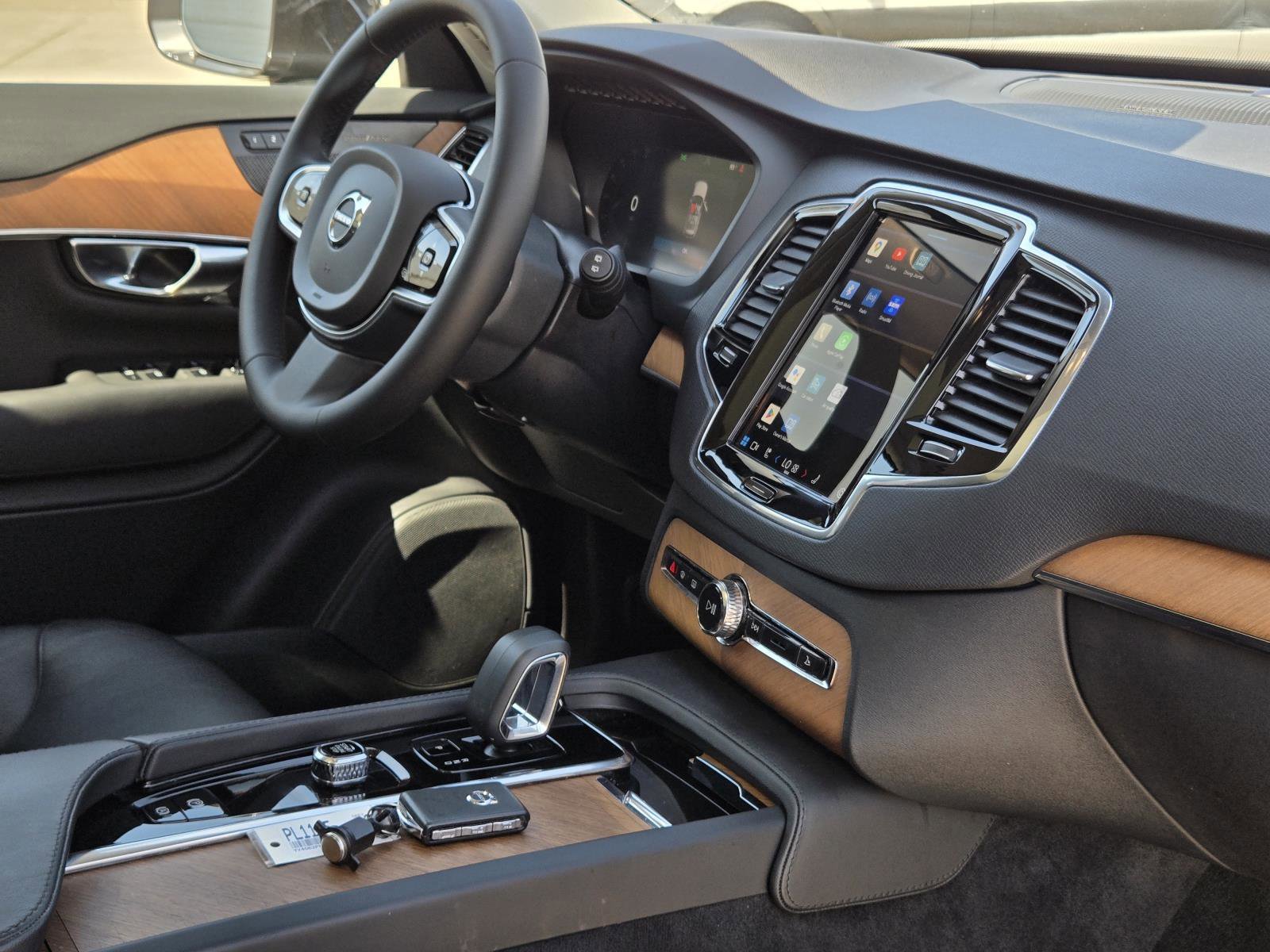 Used 2023 Platinum Gray Metallic Volvo Plus image 41