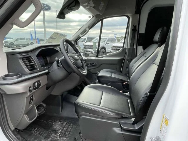 New 2026 Oxford White Ford Base image 7