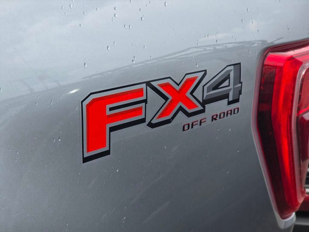 Used 2023 Silver Ford XLT image 10