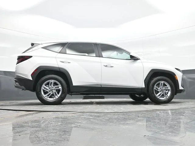 New 2026 White Hyundai SE image 25