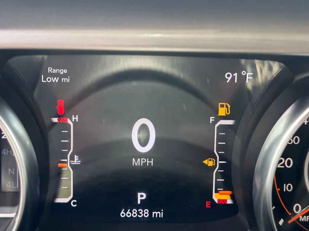 Used 2020 White Jeep Unlimited Sahara image 15