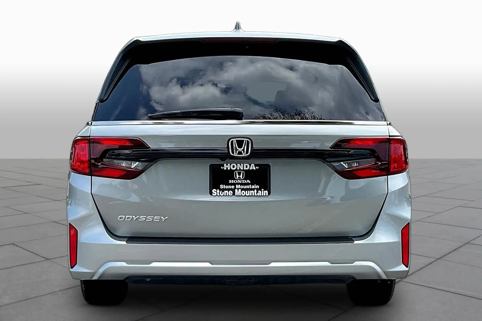 New 2026 Solar Silver Metallic Honda EX-L image 4