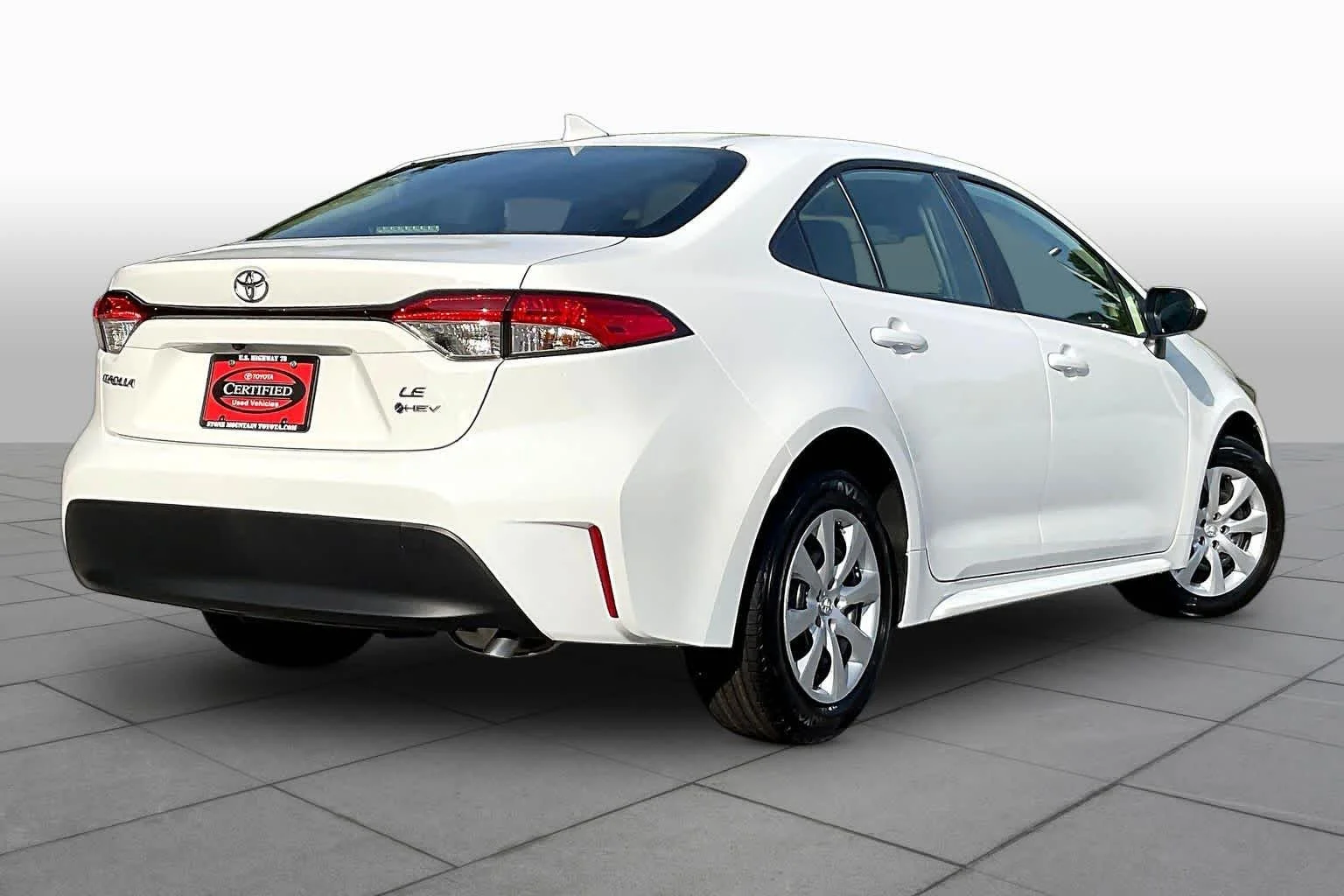 Used 2026 Ice Cap Toyota Hybrid LE image 13