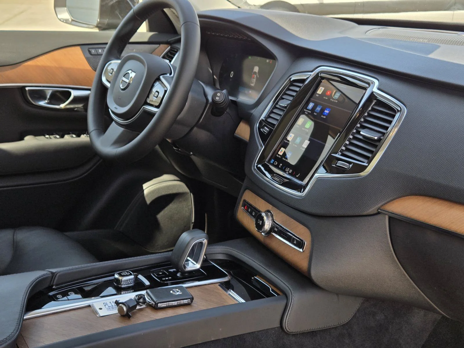 Used 2023 Platinum Gray Metallic Volvo Plus image 41