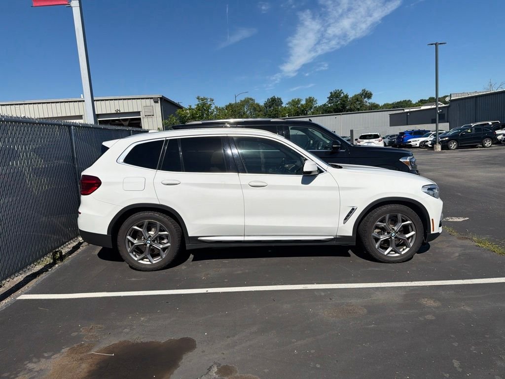 Used 2021 White BMW xDrive30e image 5