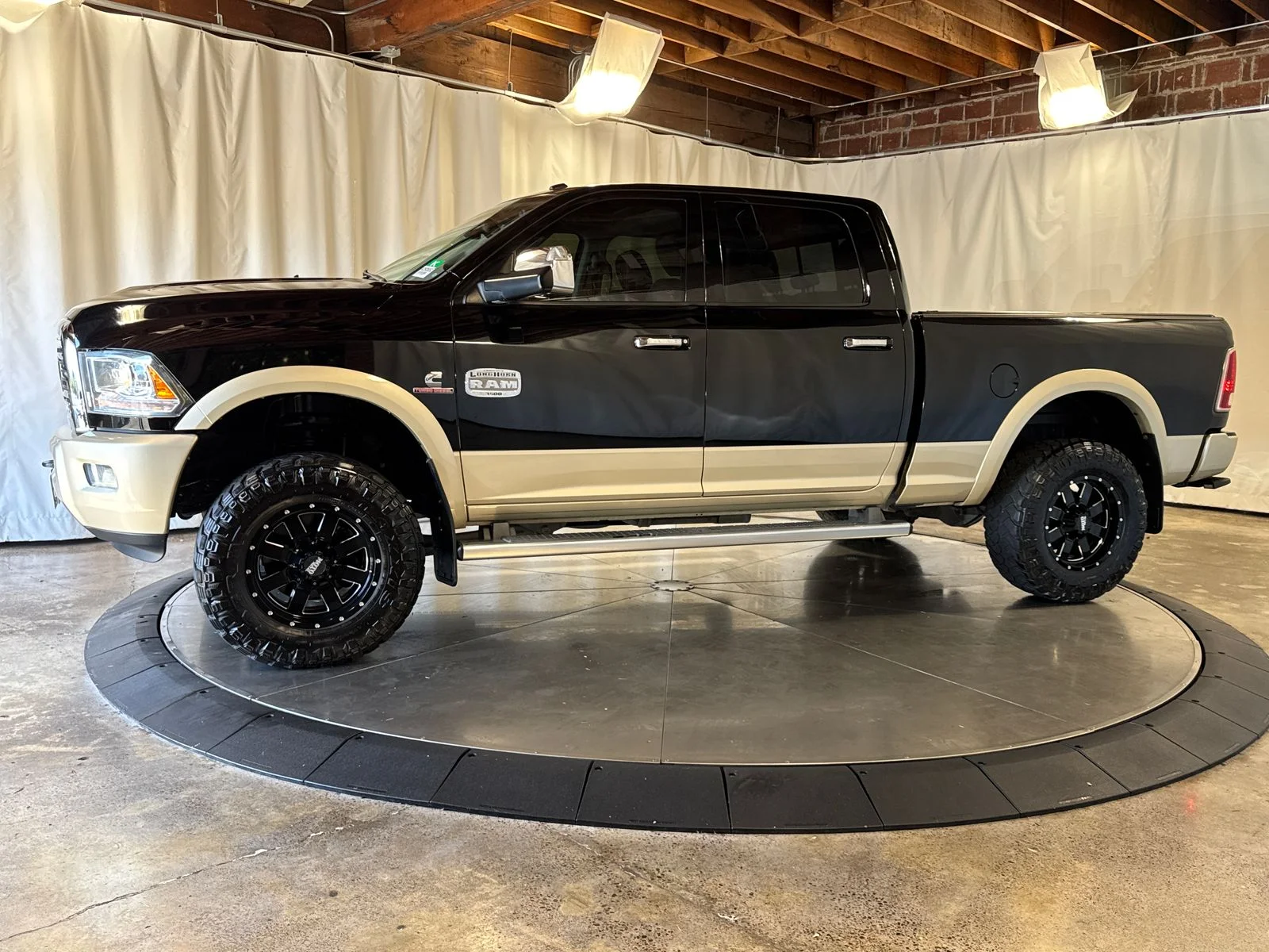 Used 2015 Black Ram Laramie Longhorn image 10