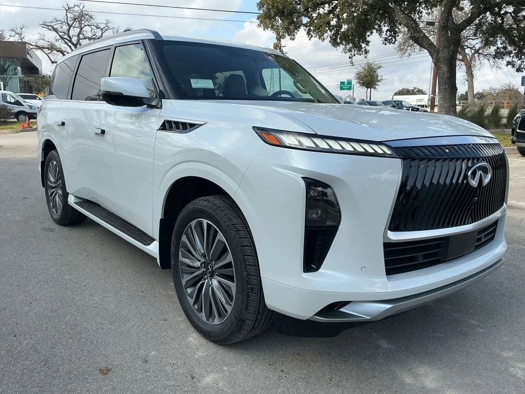 New 2026 RADIANT WHITE INFINITI Luxe 4WD image 3