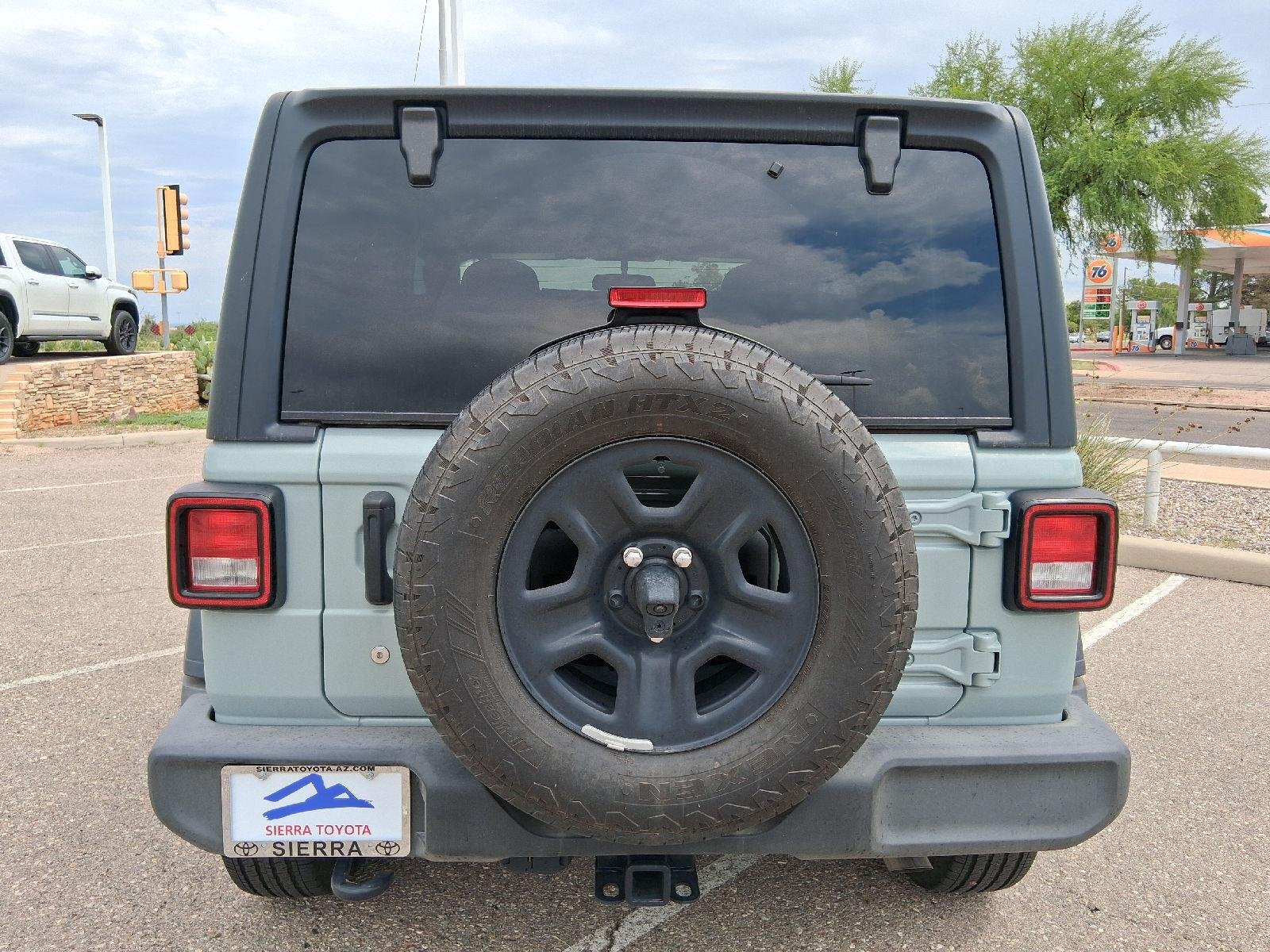 Used 2024 Earl Clearcoat Jeep Sport image 4