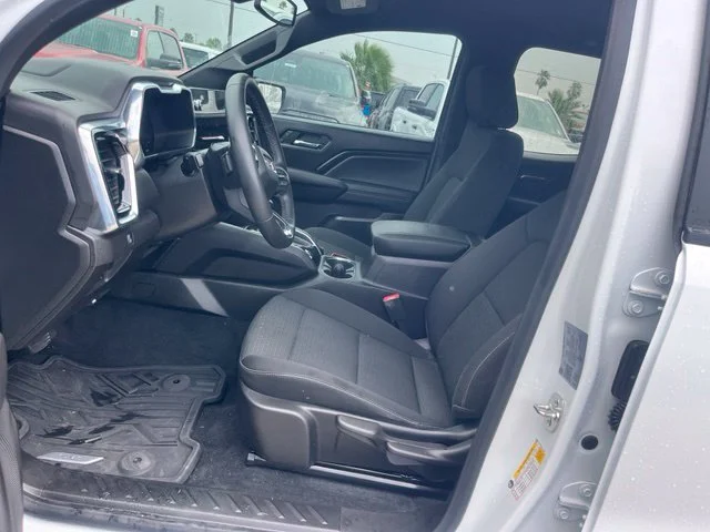 Used 2025 White GMC Elevation image 9