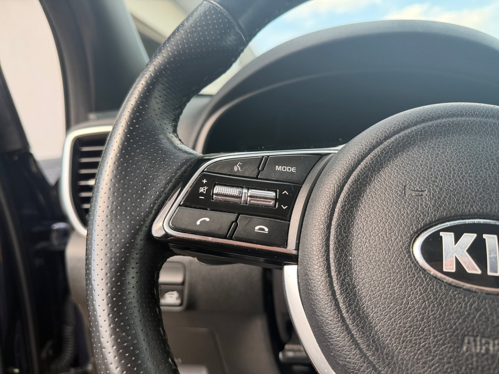 Certified Used 2020 Pacific Blue Kia SX Turbo image 11