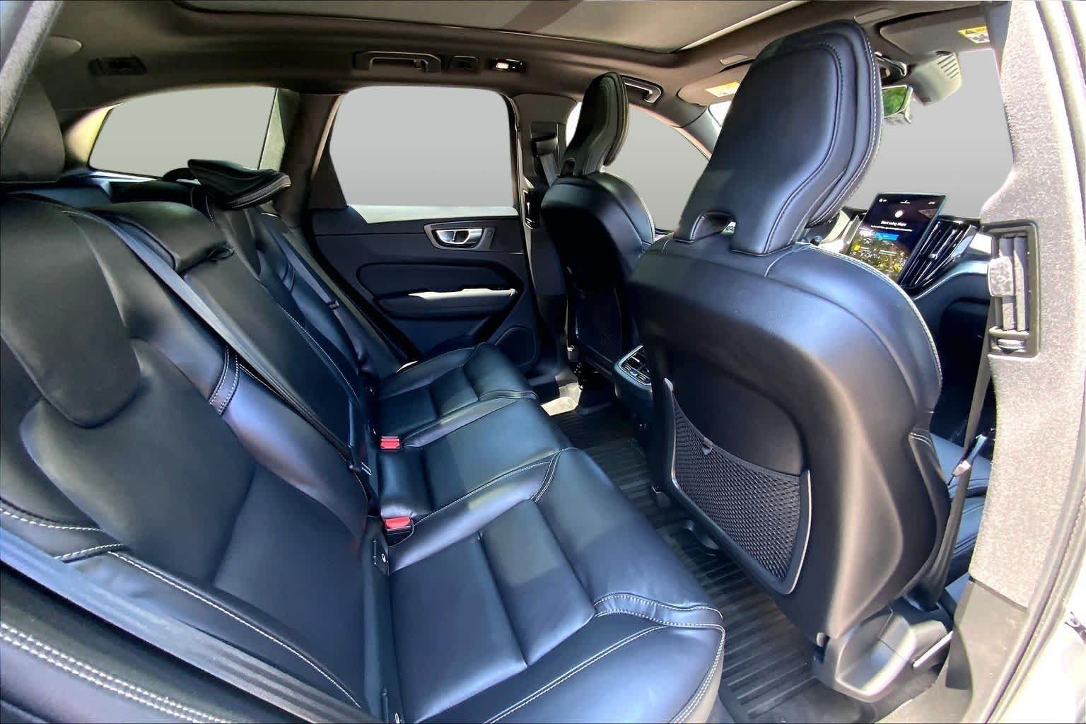 Used 2026 Vapour Grey Metallic Volvo Ultra Black Edition image 19