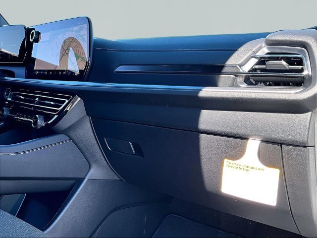 2027 Chevrolet Traverse LT - Photo 9