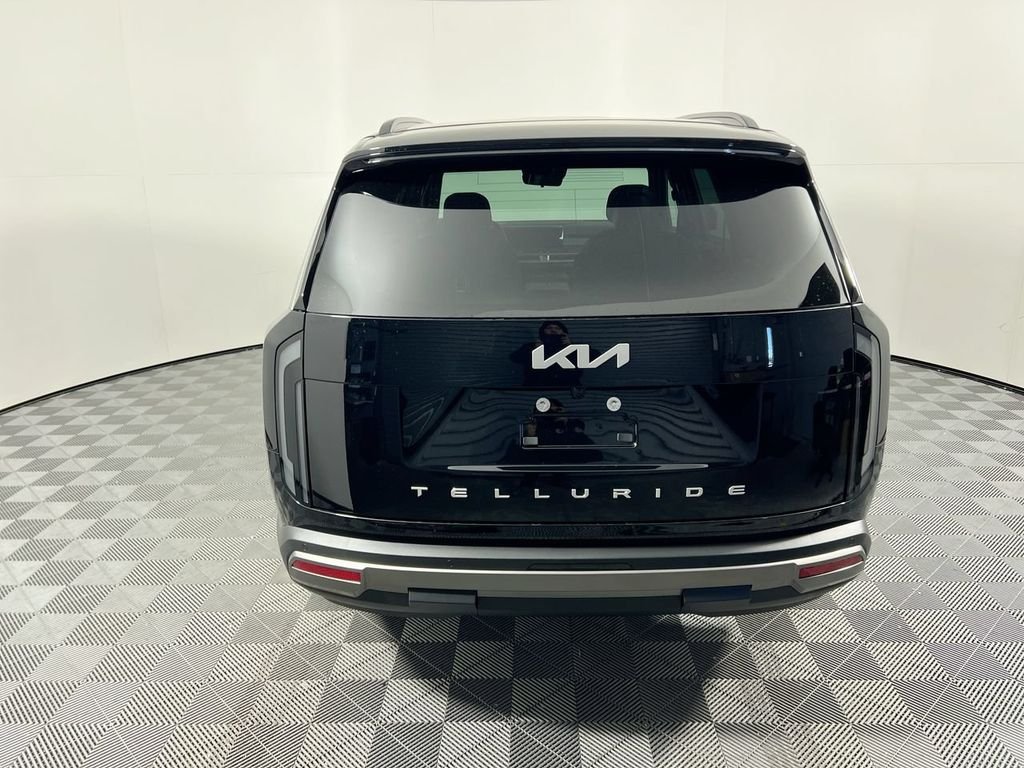 New 2027 Ebony Black Kia S image 4