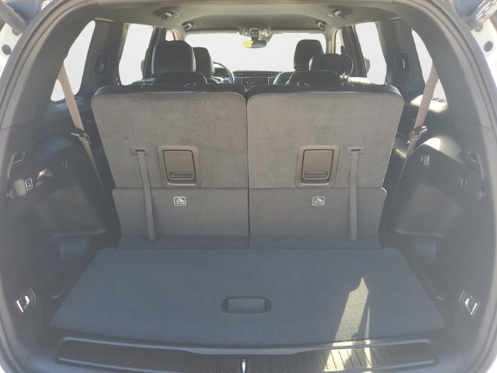 Used 2022 White Jeep Altitude image 9