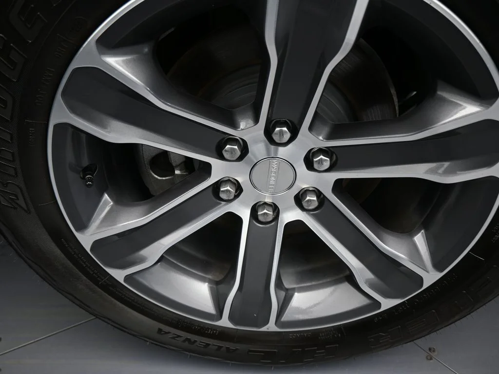 Used 2024 Diamond Black Crystal Pearlcoat Jeep Base image 53