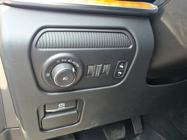 Used 2024 White Jeep Series III image 21