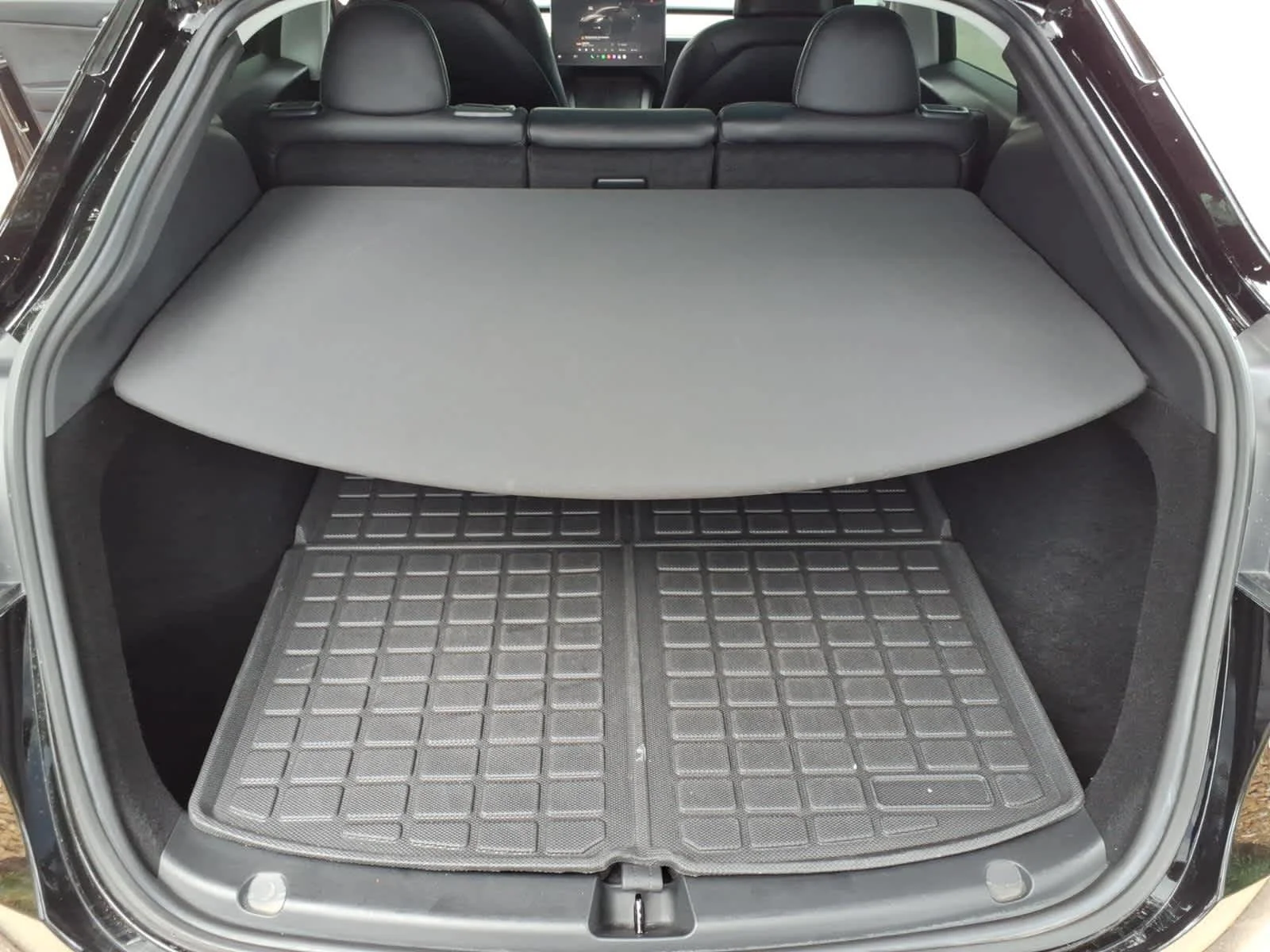 Used 2023 Black Tesla  image 28